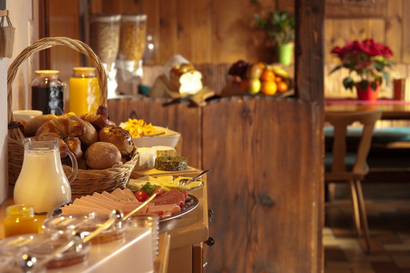 boulangerie-ROQUEBILLIERE-min_breakfast_buffet_food_restaurant_meal_hotel_plate_fresh-718745